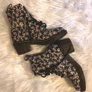 Dr Martens Clemency Combat Leather Boots Women's US 6